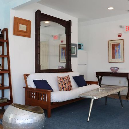 Tavern On The Bay Hotel - Frank Sinatra Suite Somers Point Esterno foto