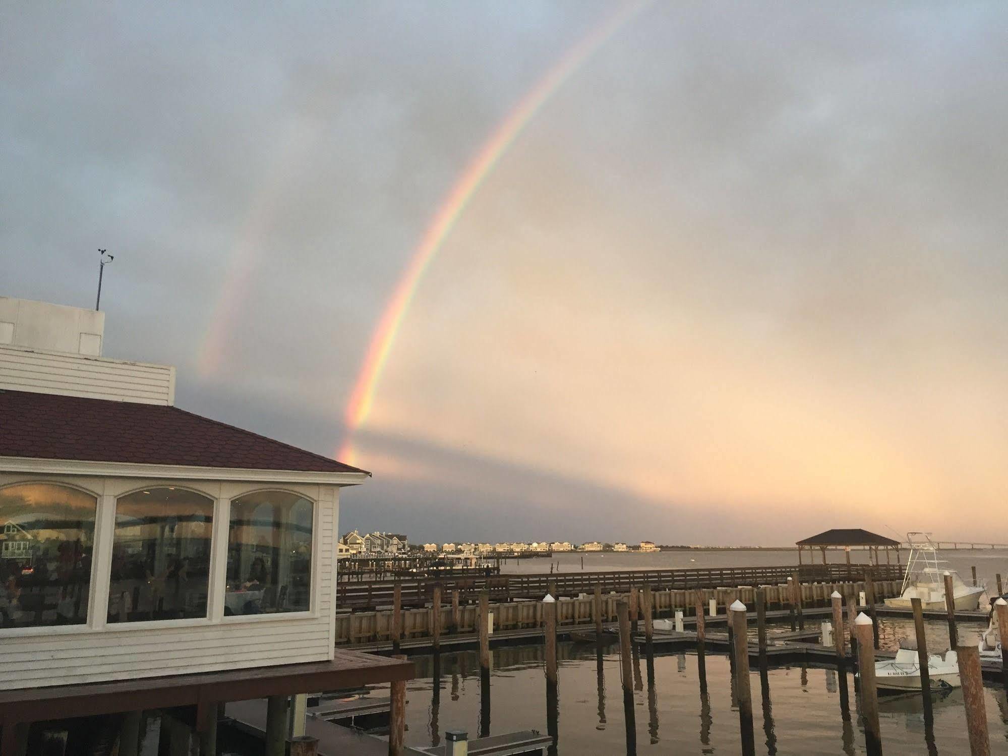 Tavern On The Bay Hotel - Frank Sinatra Suite Somers Point Esterno foto